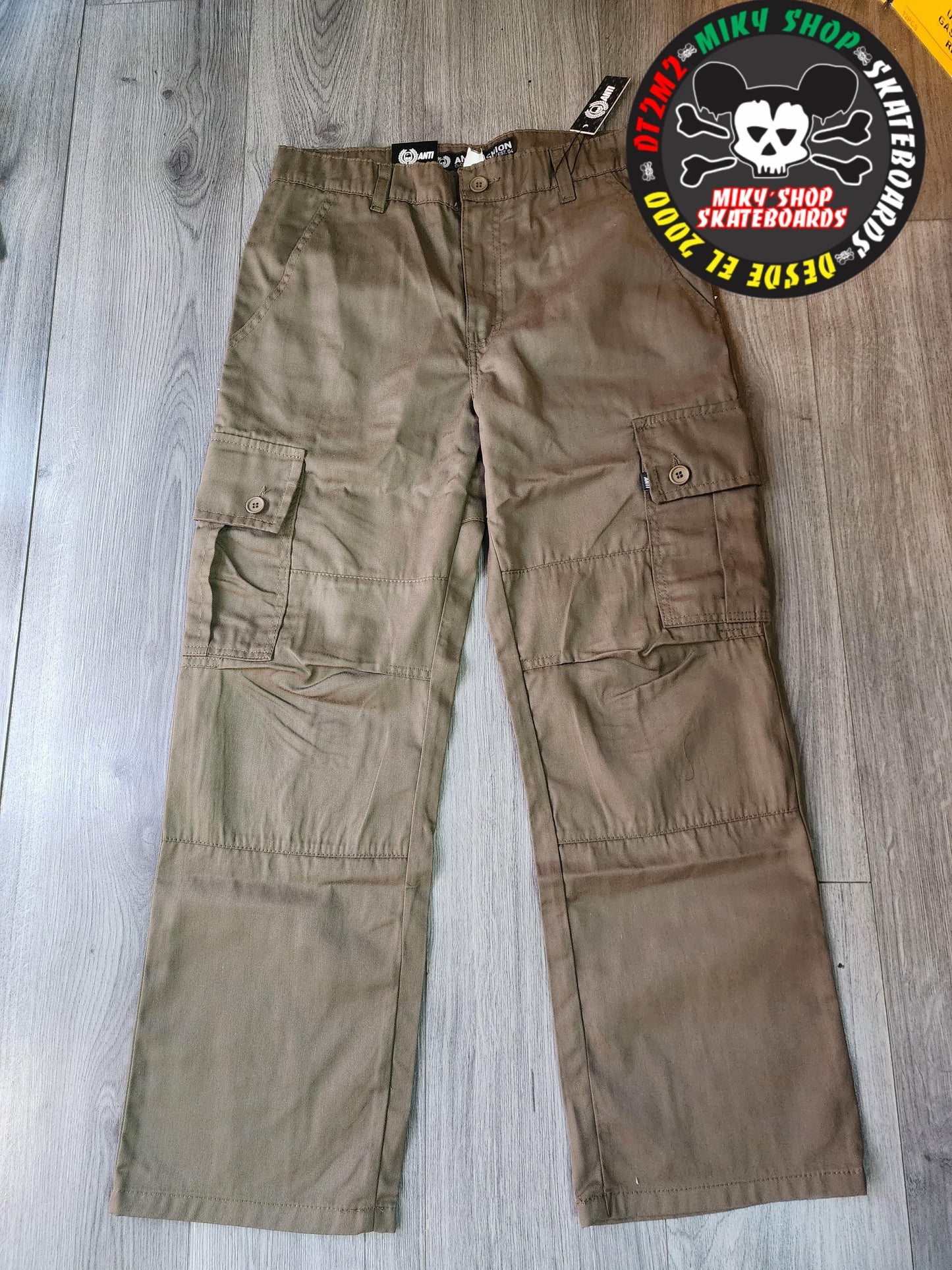 PANTALON ANTIFASHION TIPO CARGO NEGRO
