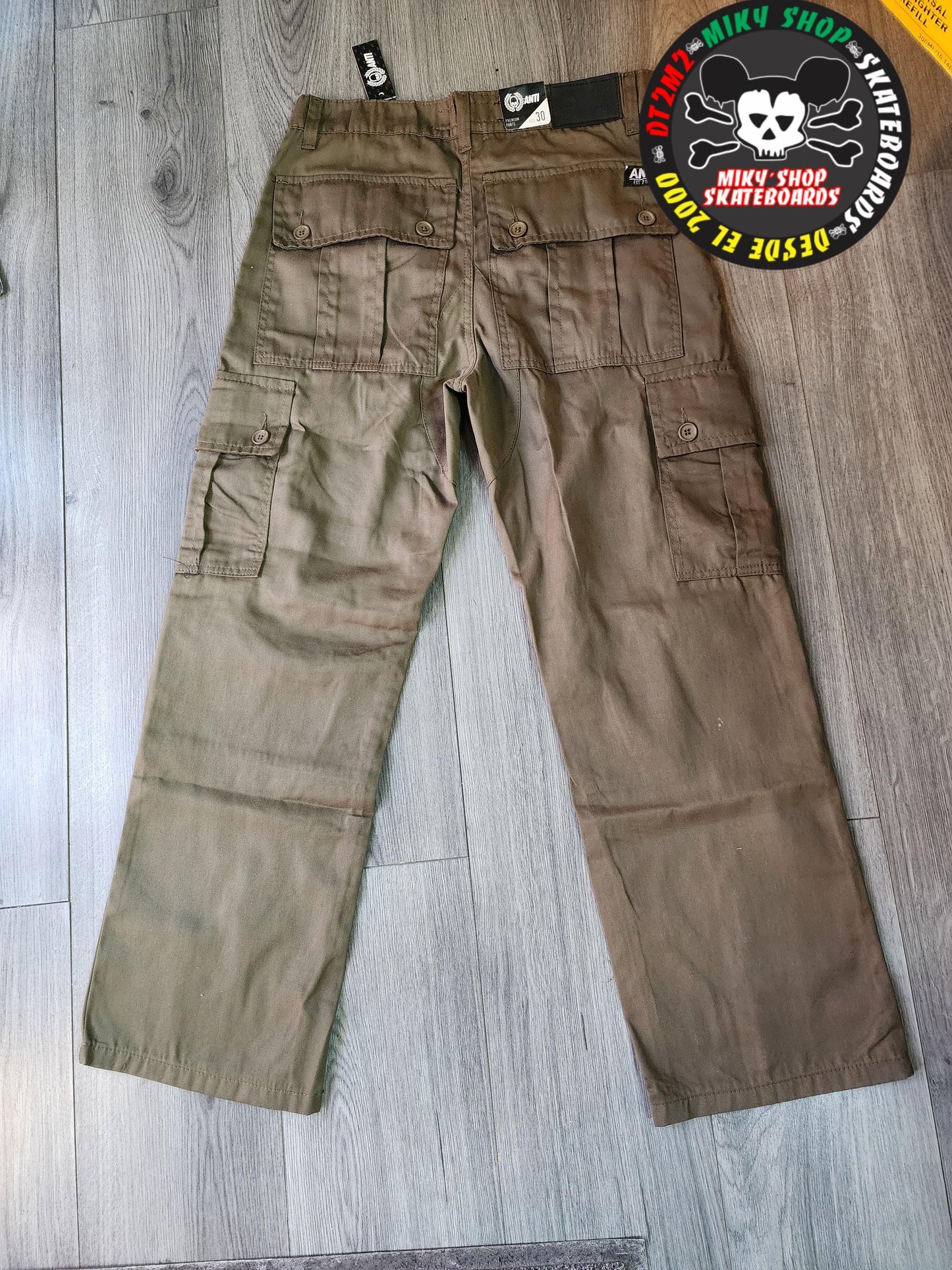 PANTALON ANTIFASHION TIPO CARGO NEGRO