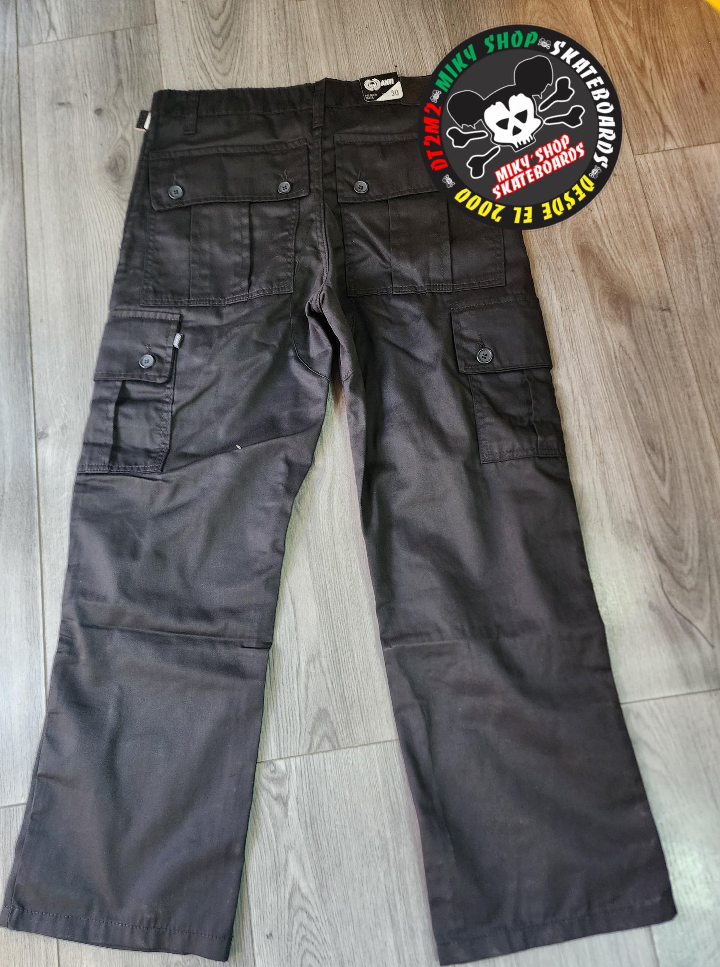 PANTALON ANTIFASHION TIPO CARGO NEGRO