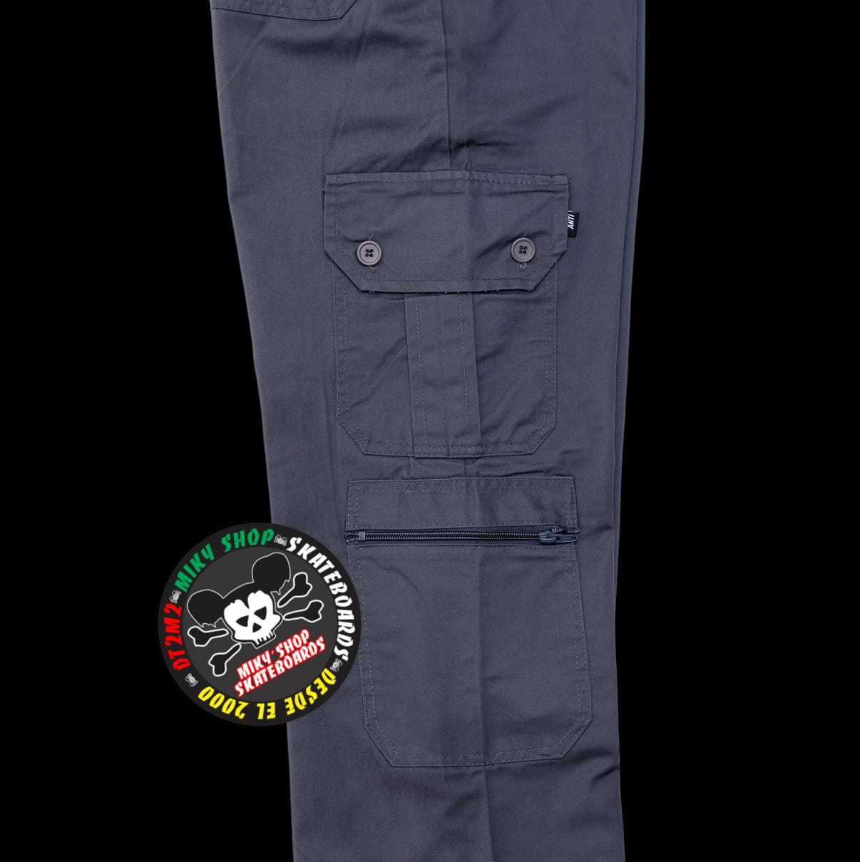 PANTALON ANTIFASHION TIPO CARGO NEGRO